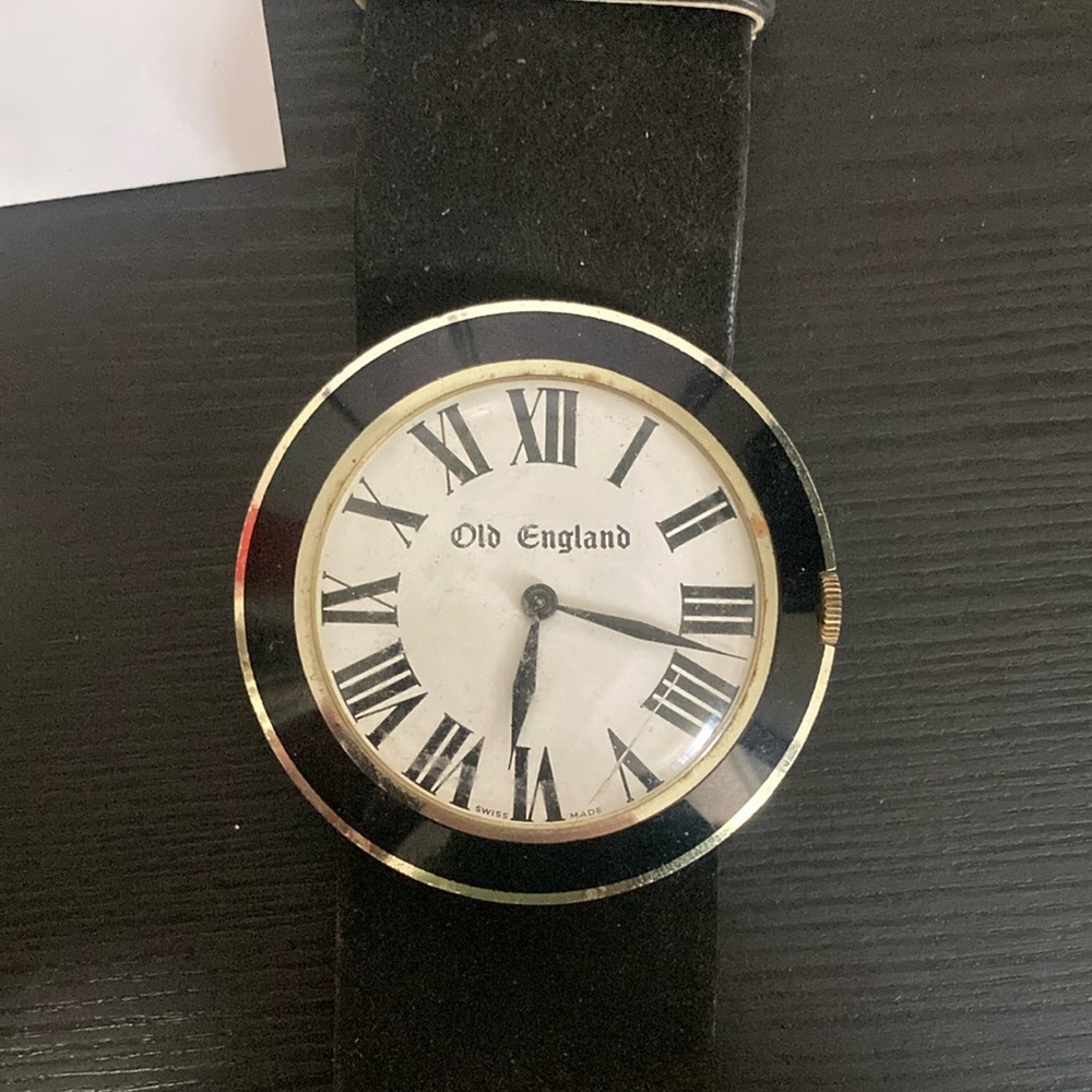 Vintage Old England Black and Gold Watch